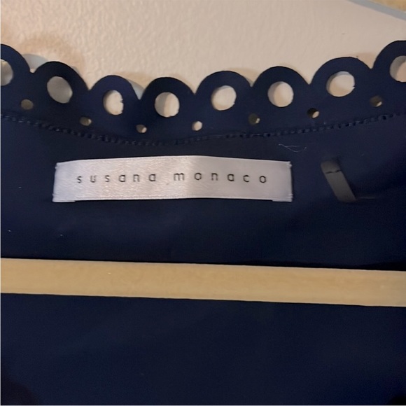 Womens Susana Monaco Fit Flare Navy Dress Laser cut Trim @ Vneck Pockets Hem Sz6 - Picture 5 of 5